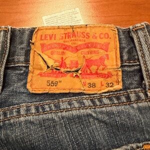 Men’s Levi Jeans 38x32